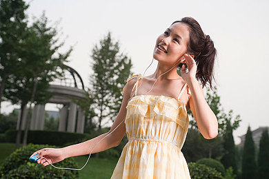 少妇厨房激情做爰69XX,厨房激情瞬间，家庭主妇释放压力-1