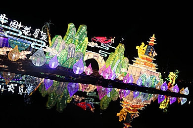 将界2第三集蕾雷打扑克：《将界2》扑克盛宴：蕾雷狂欢释放欢乐压力-1