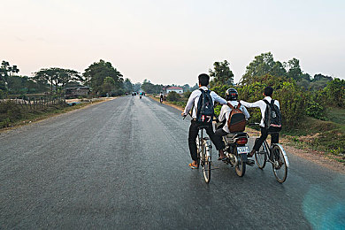 成品大香煮伊在2021一二三：香溢江湖：大香煮伊2021传奇之旅