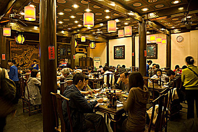 夜间十大梦用软件,夜幕降临，畅游虚拟，揭秘梦幻游戏利器-2