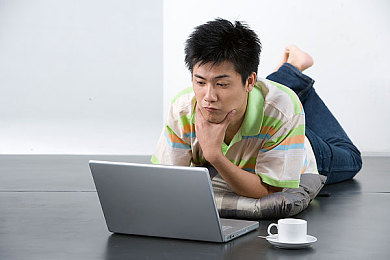 99re久热996：互联网“996”工作制真相揭秘：员工身心健康与企业可持续发展之辩-3