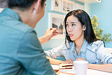 黄色视频软件免费下载：警惕网络陷阱：揭秘免费下载背后的色情软件风险，守护网络安全防线-1