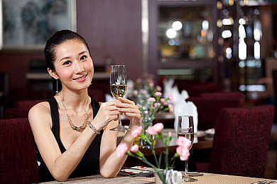 色情乱婬色偷偷色五月：“五月网络色情风波：剖析原因，共筑清朗网络环境”