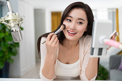 三男一女群交真实口述,奇幻冒险，情感纠葛，游戏新体验-2