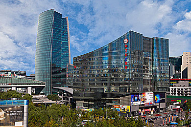 五月丁香色综合：春色满城，丁香仙境之旅