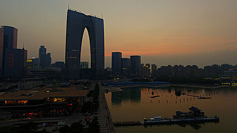 juliaann大战七个黑人：都市勇士：夜店激战，种族冲突背后的正义之战-2