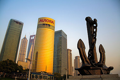 扣那里的手势图自己：手势拍照热潮：社交新潮流还是隐私挑战？-1