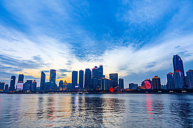 四虎永久免费：平台巨变：四虎永久免费，双赢还是隐患？-2