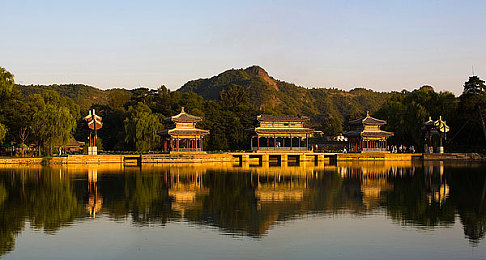 未满十八岁勿入：神秘深渊探秘：揭秘成人向游戏《黑暗深渊》的奇幻冒险与深度内涵-2