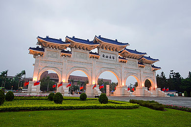 黄台中心2025年窗口页面：未来畅游新纪元：智能定制，潮流游戏门户大揭密-3