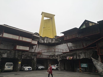 黄色软件免费下载华为：揭秘免费陷阱：华为安全防线大挑战-2