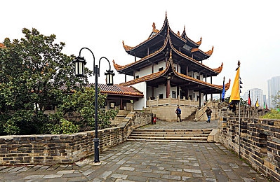 小舞被当众脱裤子任人玩弄：道德守护者：小舞的尊严之战-2