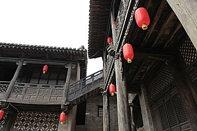 黄色软件了：揭秘网络迷雾：警惕“潜行”黄色软件，共建清朗网络空间-1