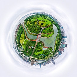 公交站避雨2：“雨天出行不再尴尬，这款应用让市民享受温馨避雨小确幸”