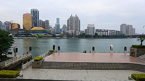 学院时间静止：穿越百年时光，共筑文化传承之旅