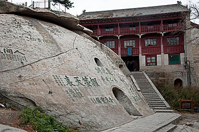 印度肥妇BBBBBBM：“网络暴力阴影下：构建和谐社交，守护心灵净土”-1