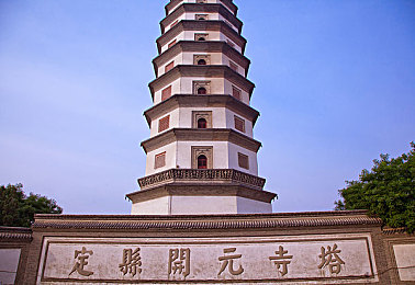 火影忍者18变态版：游戏更新引热议：公平性失衡，火影迷探讨《火影忍者》平衡之道