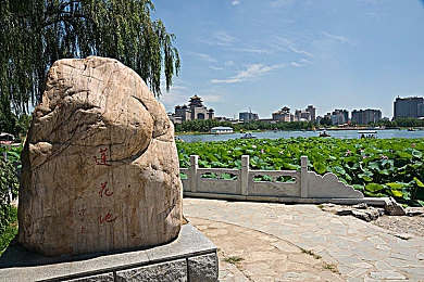 艾熙 饰演白老师：春风校园，师者风采，白老师魅力绽放-3