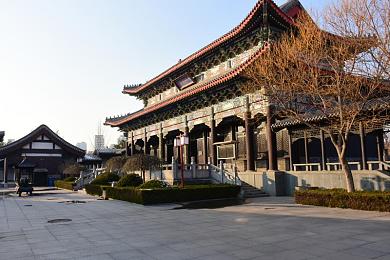班长哭着说不能再生小孩了：生育困境下，班长泪洒人间：揭开家庭痛楚的时代密码