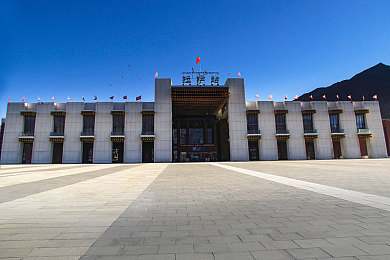 脱了老师裙子猛烈进入：揭秘历史：戏曲中的“脱裙猛入”场景，艺术表达与人性探讨