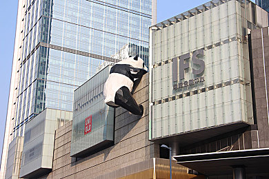 一亲二摸三脱四插：“一亲二摸三脱四插”互动游戏走红，全新体验笑翻天！-4