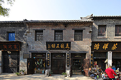 色情一区二区三区：网络暗流涌动，净化专区乱象，共筑清朗网络空间-3