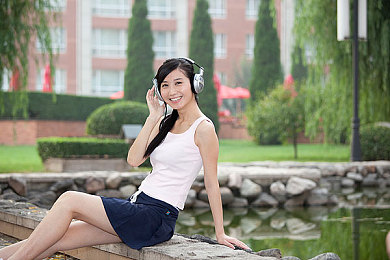 超碰强奸：道德抉择与生存挑战：揭秘《超碰强奸》游戏世界