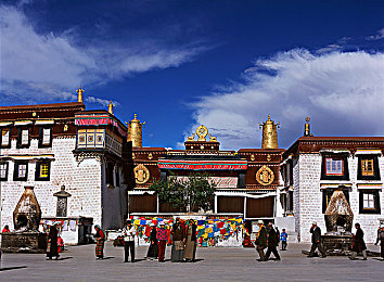 男生和女生坤对坤：奇幻之旅，性别交融，共赴冒险乐园-3