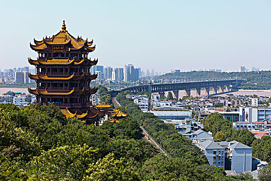 巴黎空乘：浪漫巴黎空乘之旅，体验航空业严谨与城市浪漫-4