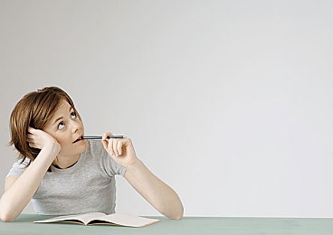 边揉美女胸边打扑克：扑克激情，感官刺激，美女相伴，挑战极限-2