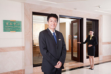 我被变态拿毛笔伸进尿孔里：毛笔恶行惊悚上演，公共场所安全警钟长鸣，女子勇敢维权记-3