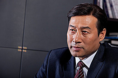 美国金银瓶1-5手机版：掌上重现经典冒险，新潮手游掀起复古风潮-4