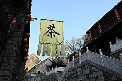 花季传媒303：新媒体新星花季传媒，年轻力量引领行业报道新风向-1