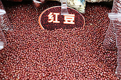 黄色草莓视频app：揭秘“黄色草莓视频app”：创新娱乐背后的数字旅程-3