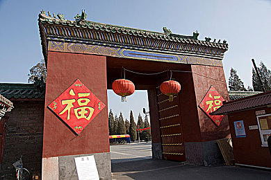 ysl千人千色t9t9t91：色彩盛宴，环保先锋：YSL T9系列引领时尚新风尚，唤醒个性魅力-4
