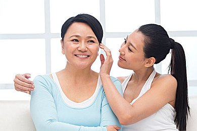 美女脱衣APP：揭秘趣味互动：美女脱衣APP引领视觉娱乐新潮流