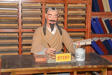 老女人裸体交性大炕：“深夜惊魂，街头恶行：共同抵制公共场所性侵危机”-3