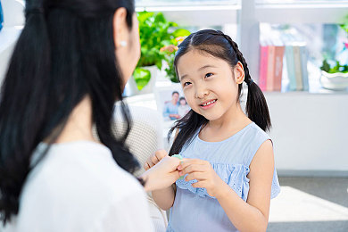 免费扑克视频大全软件下载：扑克技巧速成，免费视频大全助力年轻玩家竞技成长-2