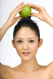 桥本香菜长什么样？：桥本香菜：日本新星颜值与才华并存，走红之路揭秘引关注
