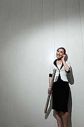 惩罚女仆扒开 用棉签和冰块：揭开古代女仆残酷惩罚的冰凉秘密-3