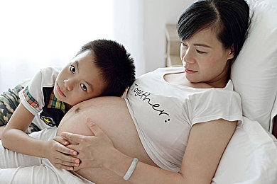 粉色导航APP：“女性出行守护者：定制导航，打造安全便捷新生活圈”-3